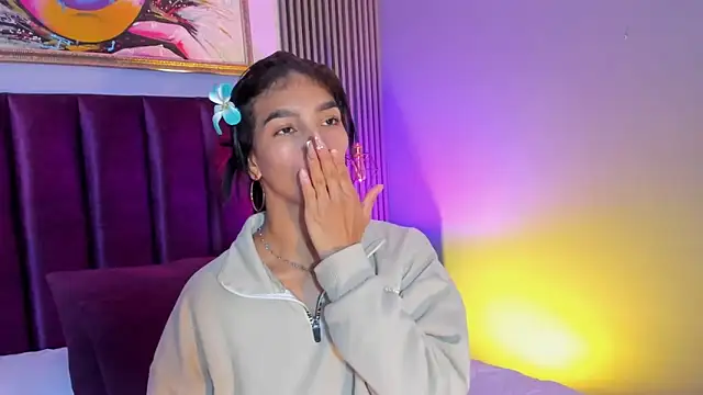 LauraAristizabal live sex cam