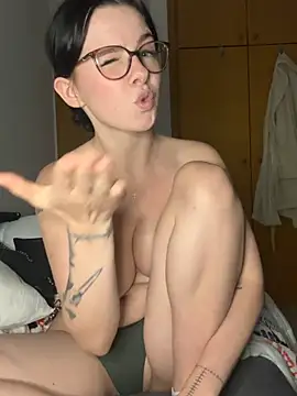 RoxiBlack's cam snapshot