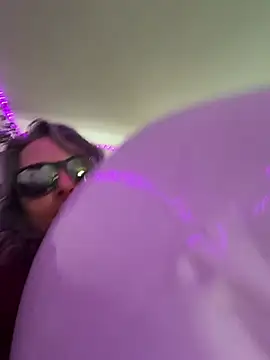 cumguzzler143's cam snapshot