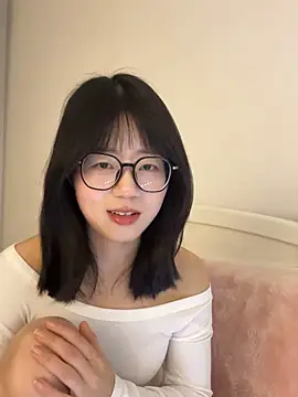 Ella-AAAAA live sex cam