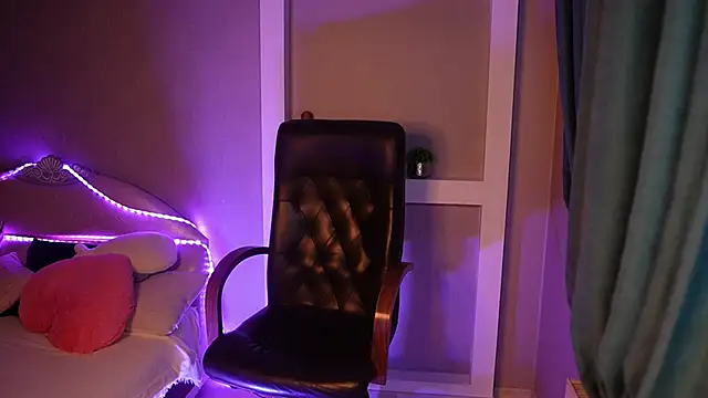 LisaElfy live sex cam