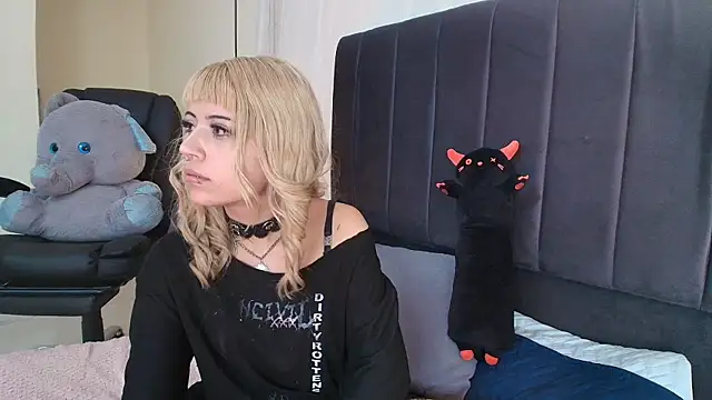 IvyBelle_'s cam snapshot