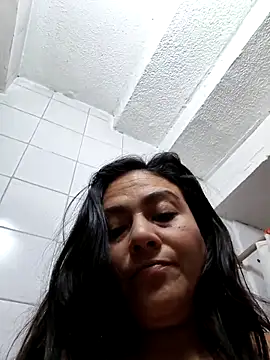 roxanasexy2025 live sex cam