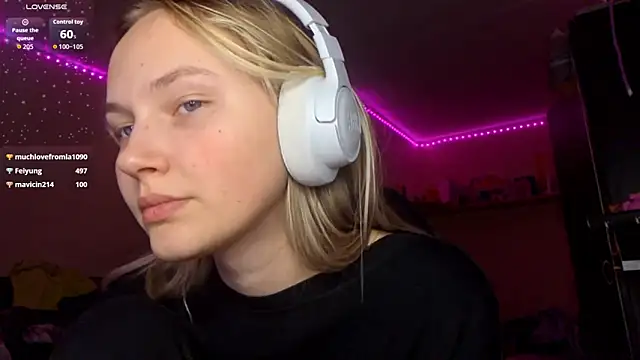 KarinRobertson's cam snapshot