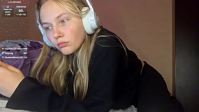 KarinRobertson's cam snapshot