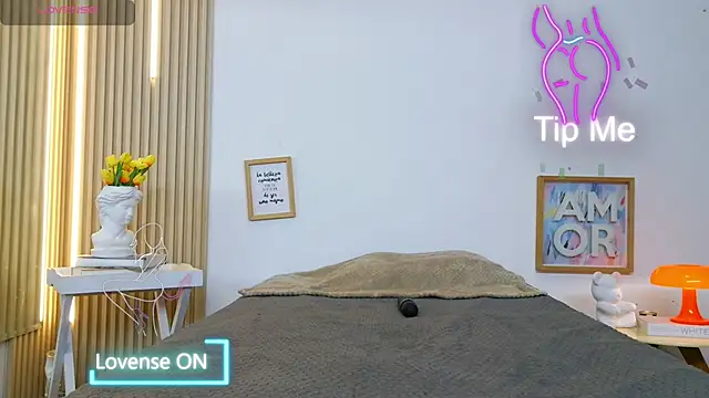 Pocahontaxxx1 live sex cam