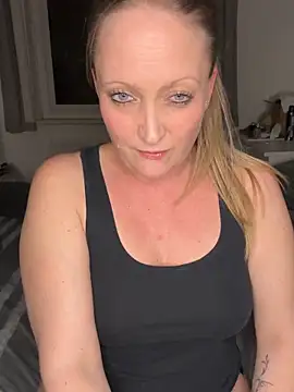 HoneyBluex's cam snapshot