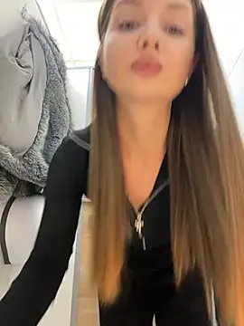 KrisMagnoly live sex cam