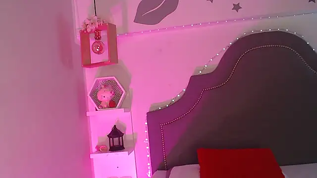 pocahontamoon's cam snapshot