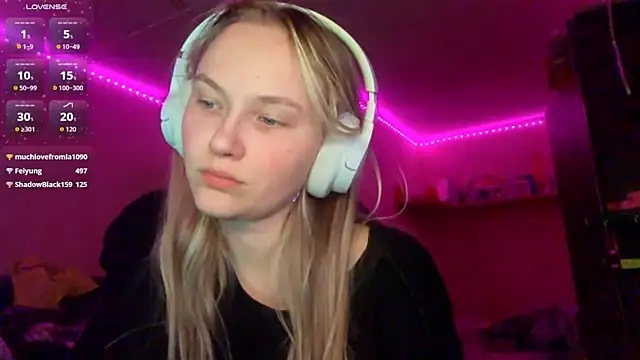 KarinRobertson live sex cam