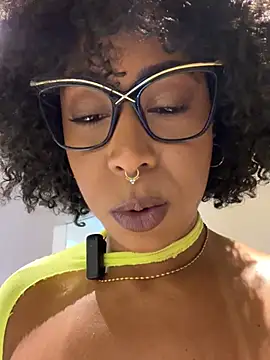 dianagolley420's cam snapshot