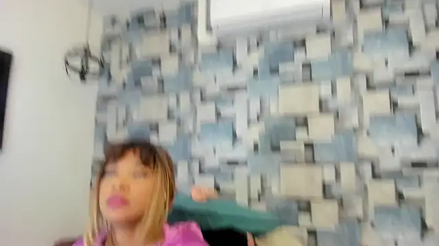 angel_dthroatt's cam snapshot