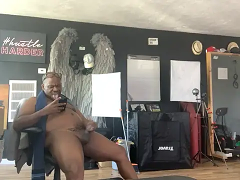 bigshh8 live sex cam