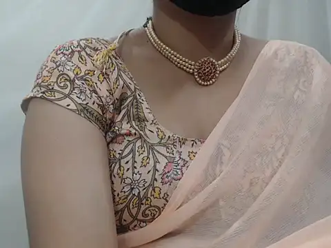 Lovely_Siri_23's cam snapshot