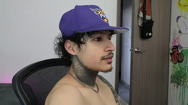 trieone's cam snapshot