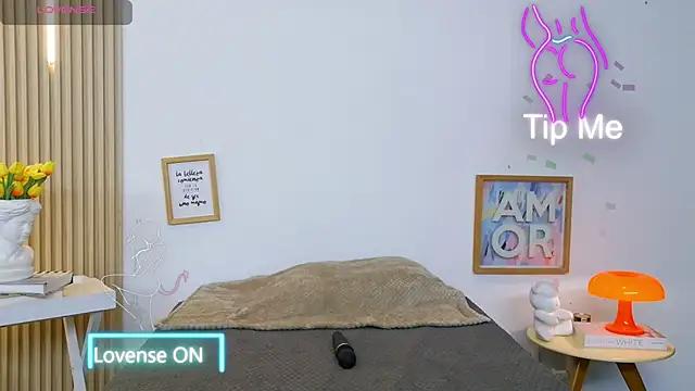 Pocahontaxxx1's cam snapshot