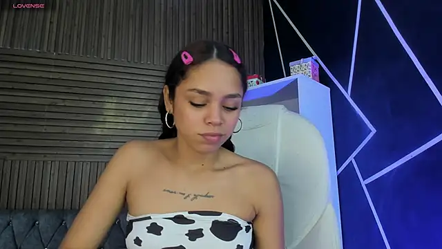 CarolineFyre's cam snapshot