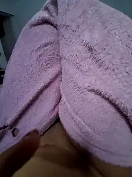 Batgirl7's cam snapshot