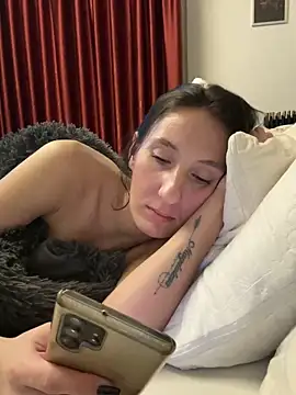 Emilia_Mausi's cam snapshot