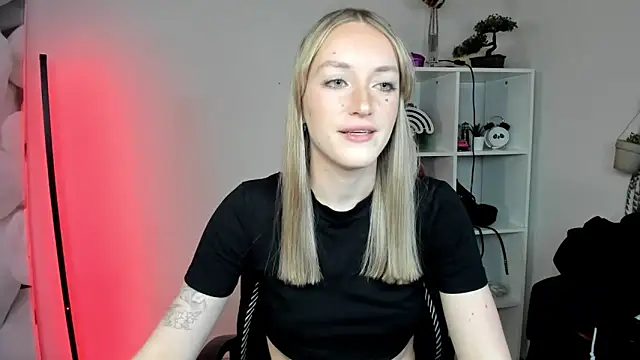 EvelynBlond's cam snapshot