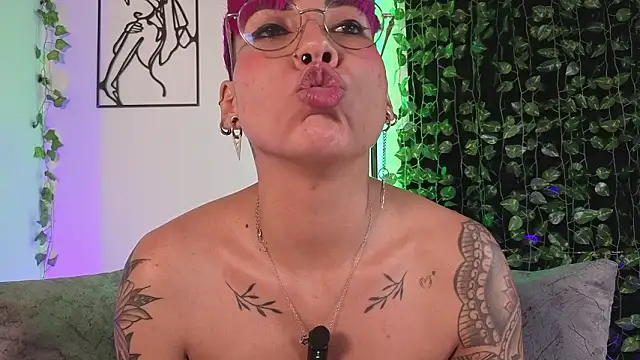 MiaMorgan_'s cam snapshot