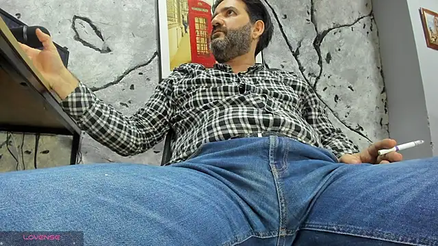 Maxi_thebig_daddy live sex cam