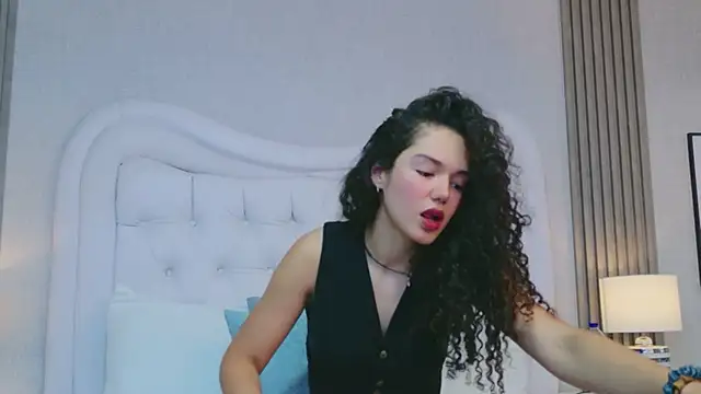 RoxanaAngel's cam snapshot