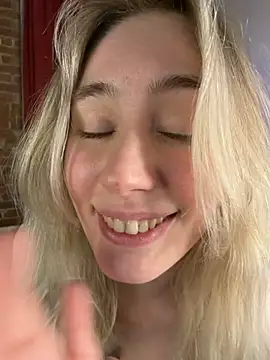 LovelyMiu live sex cam