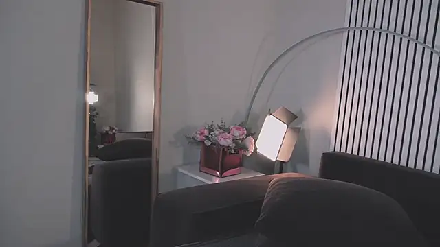 saint_trisha's cam snapshot