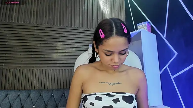 CarolineFyre's cam snapshot