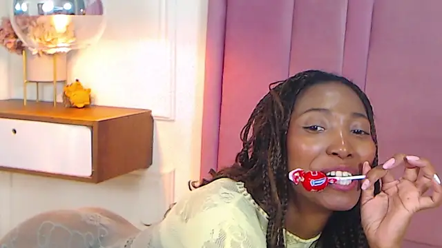 SabrinaDevill's cam snapshot