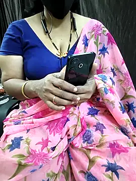 bhuvana_555's cam snapshot