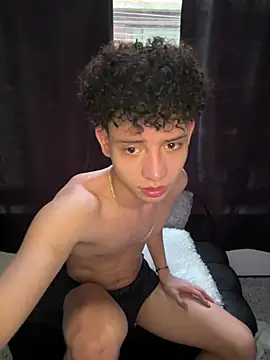 yoursexyjose live sex cam