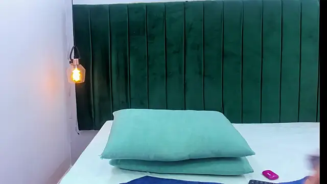 Ema-Horny's cam snapshot