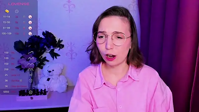 KindHazelHere_'s cam snapshot