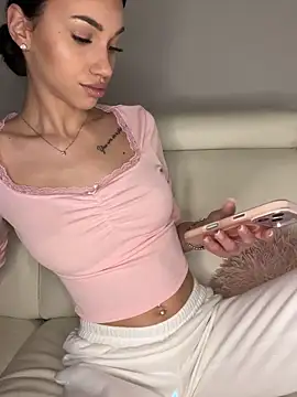 ilariea_girl live sex cam