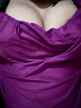 kaviyaponnu0987's cam snapshot