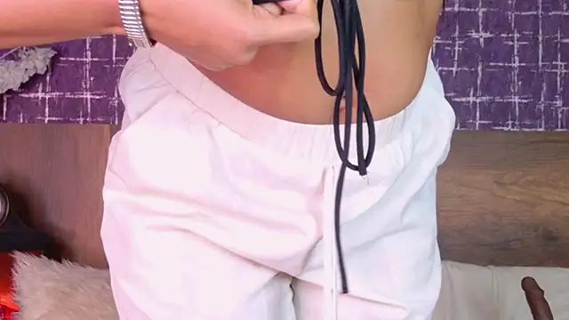 loana_vegas's cam snapshot