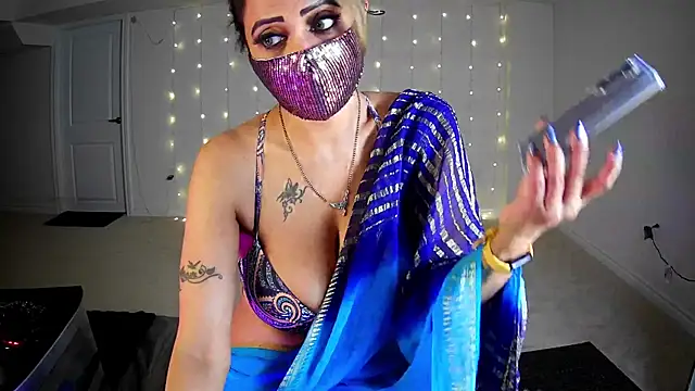 Ravishing_Roma live sex cam