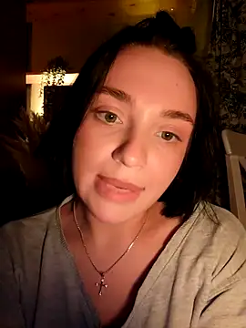 HotDevilGirl_'s cam snapshot