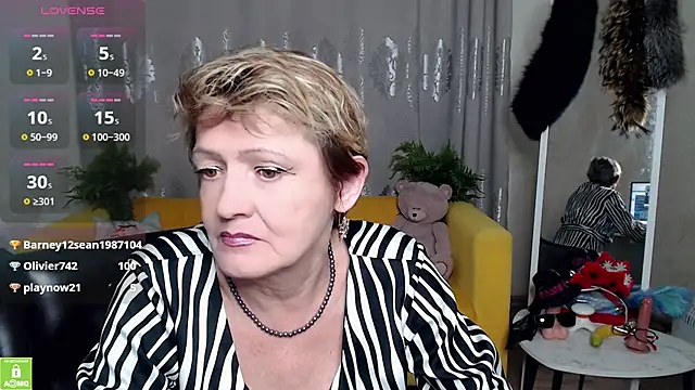 SexyGrandma_ live sex cam