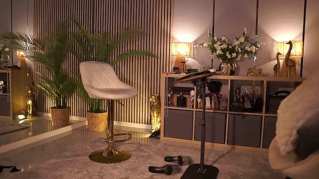 MissEmaDivine live sex cam