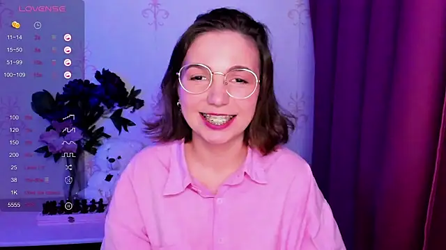 KindHazelHere_'s cam snapshot