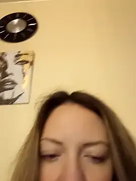 KattyLuuu's cam snapshot