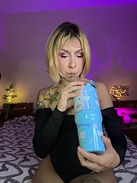 Cinamoonn live sex cam