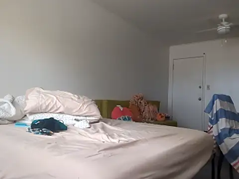 Erikaz2025's cam snapshot