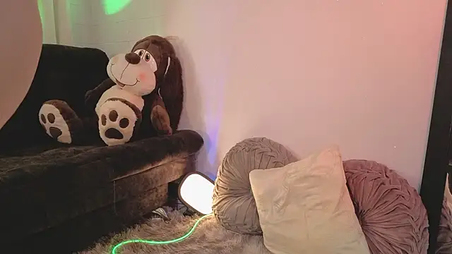 ashlynnlowe_'s cam snapshot