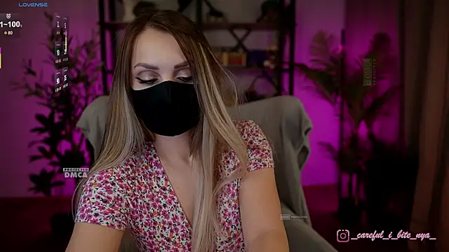 careful_i_bite_nya's cam snapshot