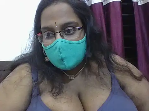 hootypriya's cam snapshot