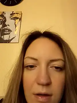 KattyLuuu's cam snapshot